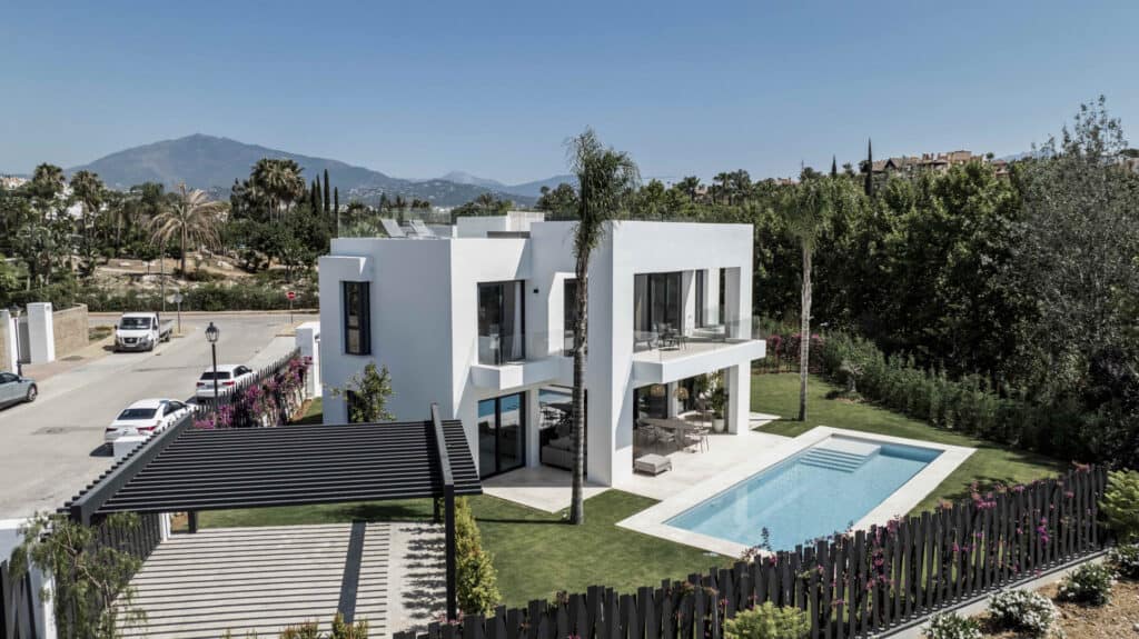 villa for sale in estepona malaga