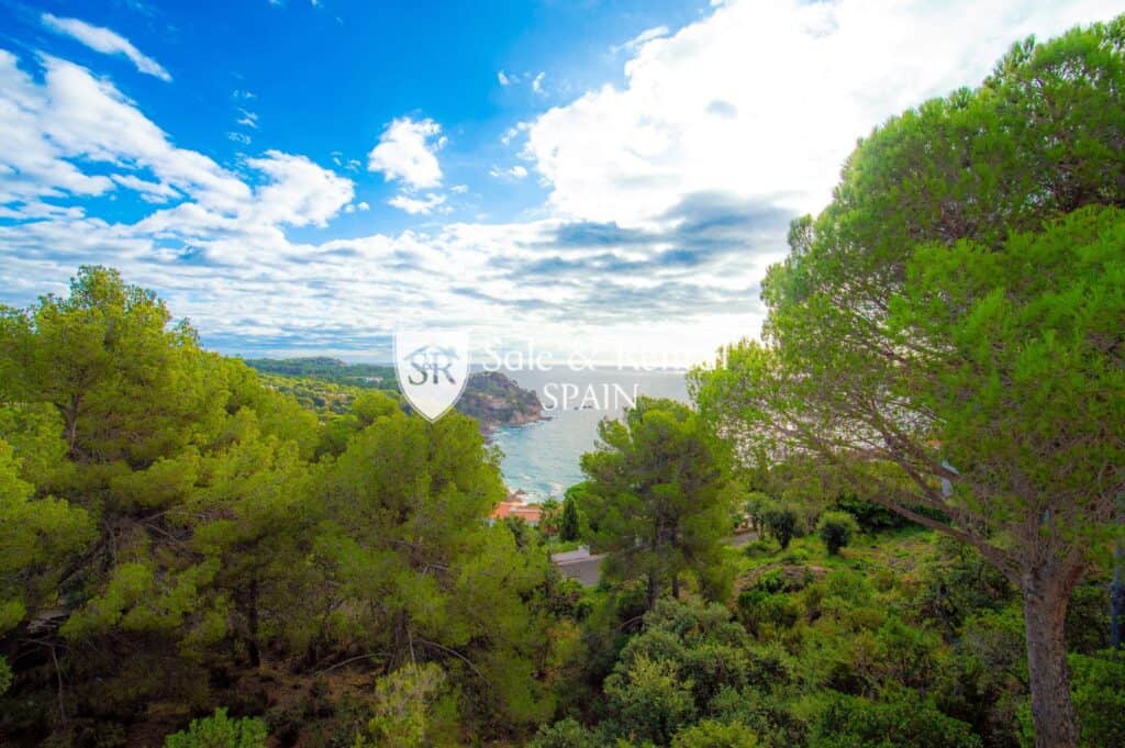 villa for sale in tossa de mar