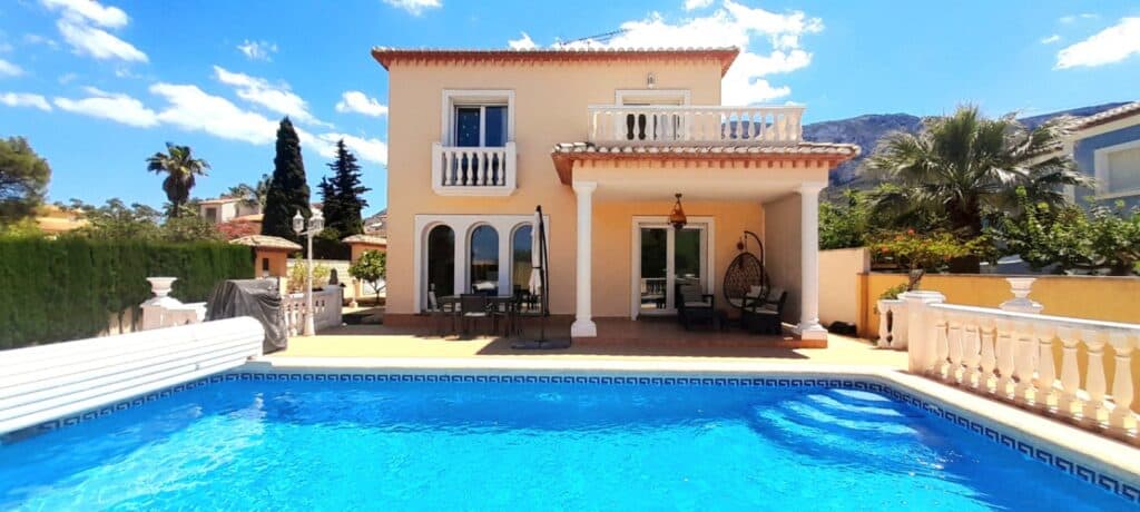 Villa for sale in denia