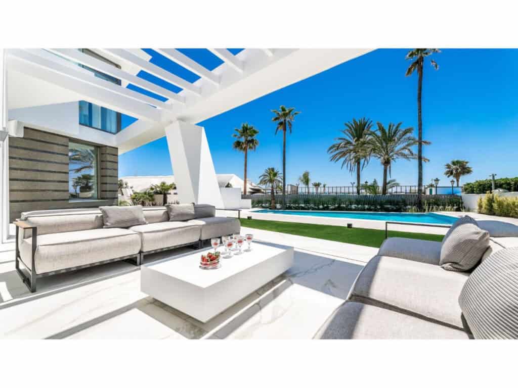 villa for sale in marbella east