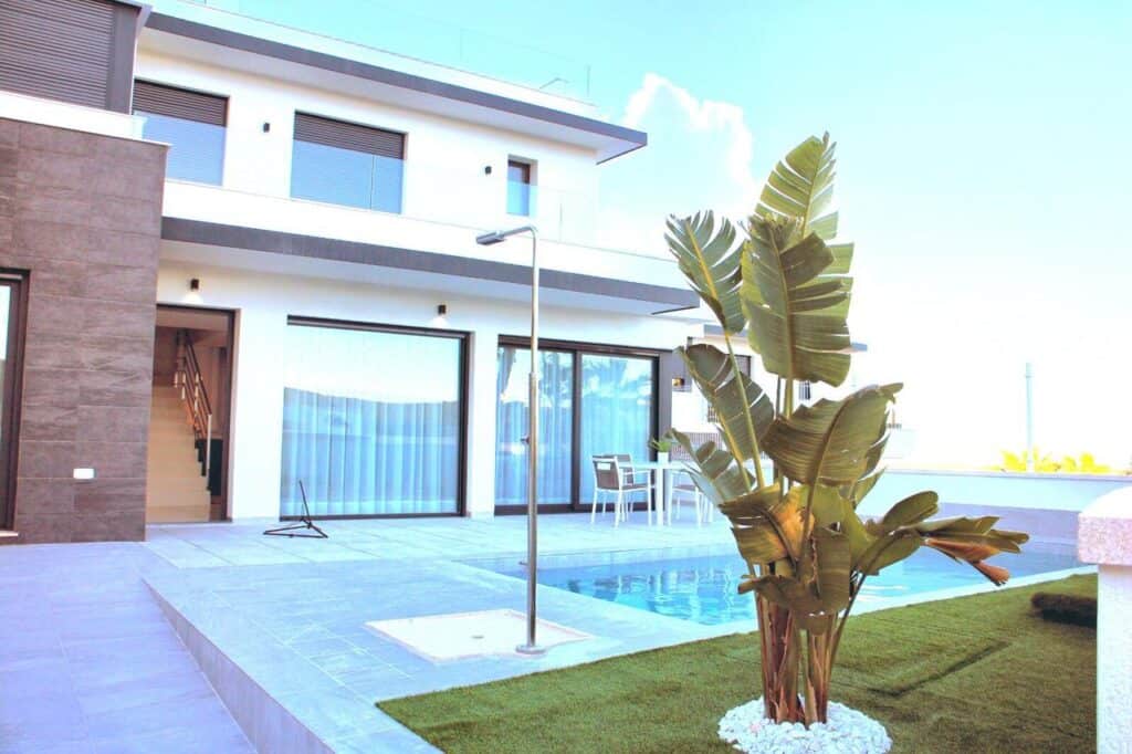 villa for sale in san miguel de salinas