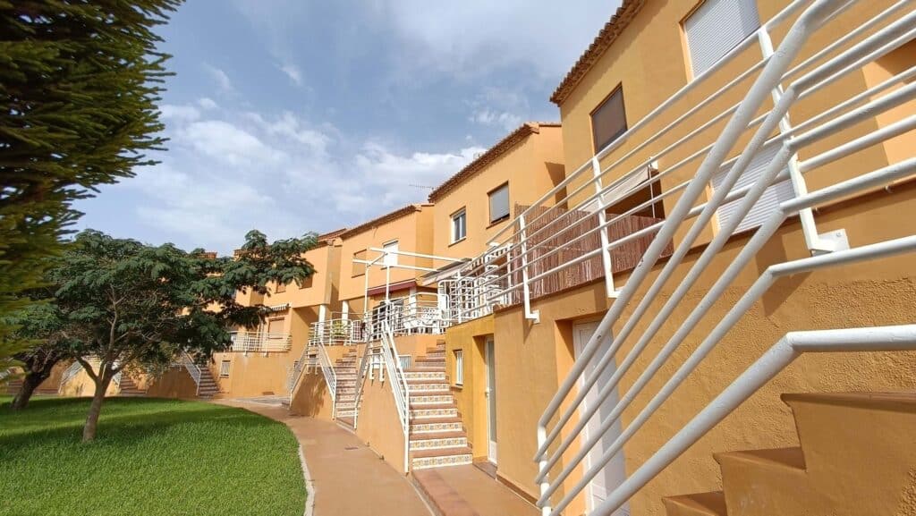 villa for sale in oliva nova