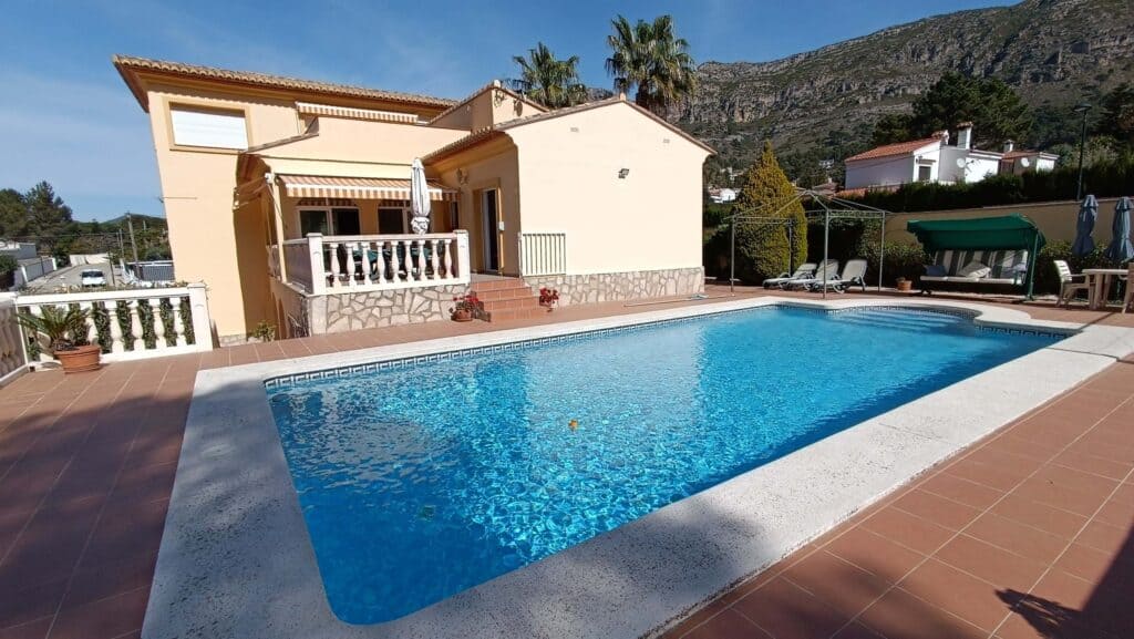 villa for sale in la drova