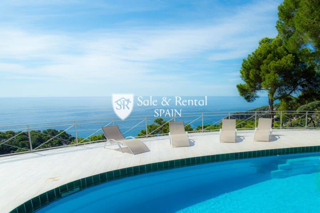 villa for sale in tossa de mar