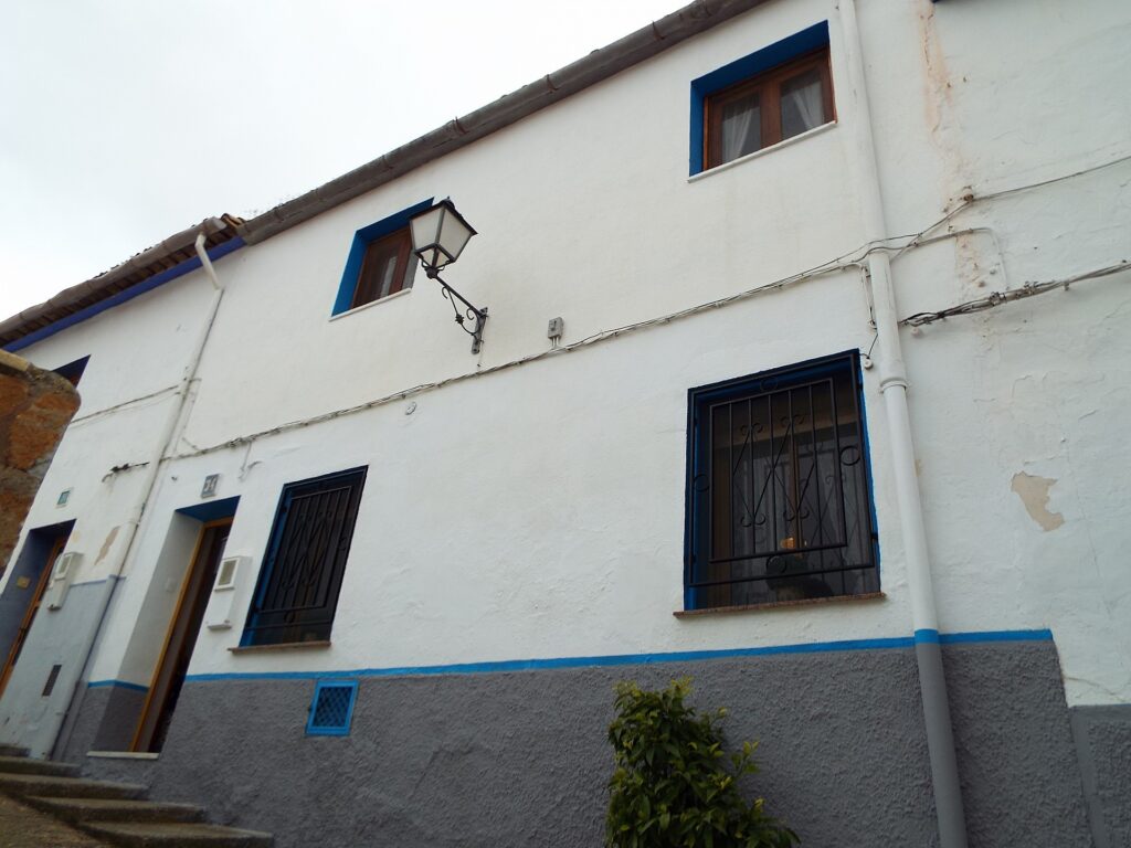 Town House for Sales in ayora