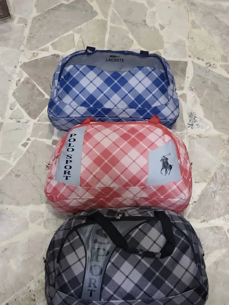 حقيبة كاروهات وسط