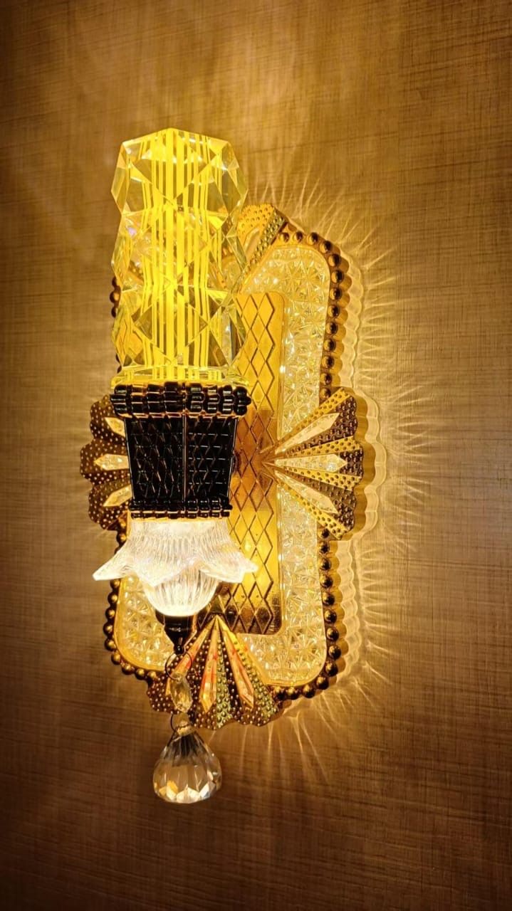 Fancy wall bracket photo 2