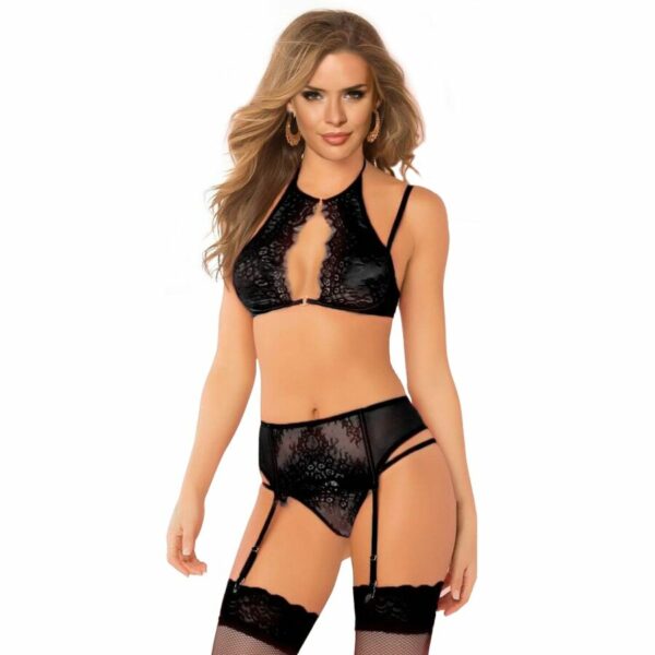 SUTIÃ DE LINGERIE RAINHA, CINTO DE GARTER E THONG ONE