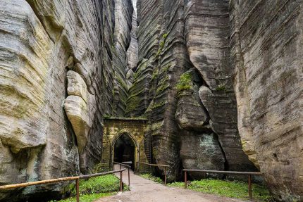 Adršpach-Teplice Rocks: Discover the Majestic Stone Gate in the Czech Republic