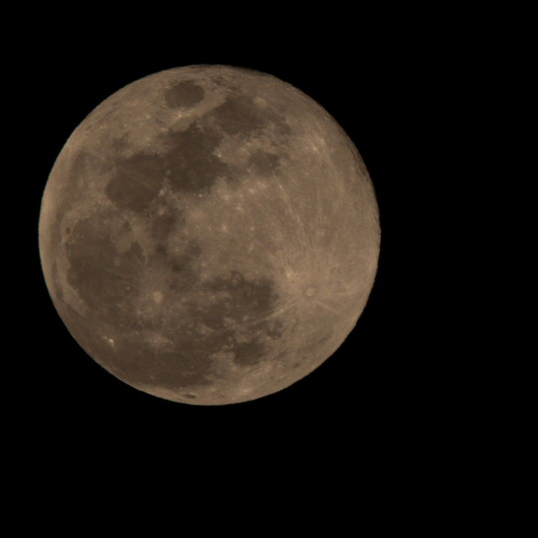 Fotografía en primer plano de la luna llena