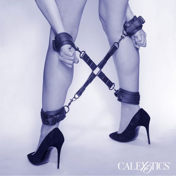 CALEXOTICS - NOCTURNAL CONECTOR HOG TIE CUERO AJUSTÃVEL PRETO - Imagen 6